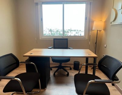 Bureau de consultation et de psychothérapie avec fauteuil d’hypnose
